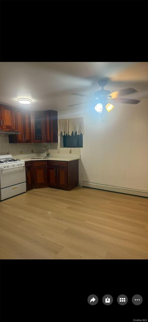 4355 159th St, Flushing, NY, 11358-3194 | Card Image