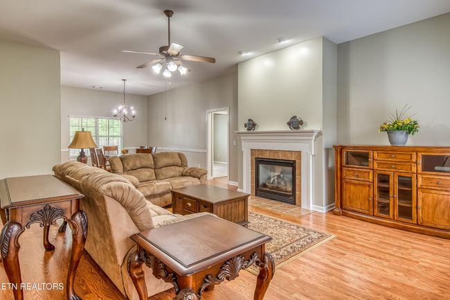 1707 Maremont Rd, House other with 3 bedrooms, 2 bathrooms and 2 parking in Knoxville TN | Image 5