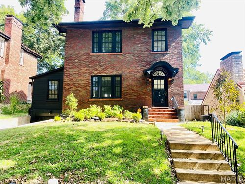 440 Oakley Dr, Clayton, MO, 63105-2018 | Card Image