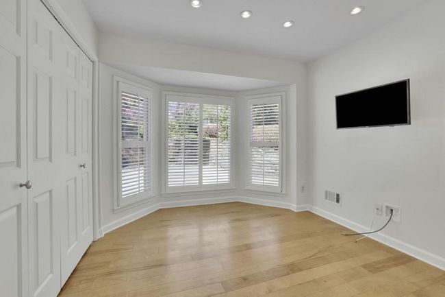 1363 Sheffield Glen Way Ne, Condo with 2 bedrooms, 3 bathrooms and null parking in Atlanta GA | Image 5