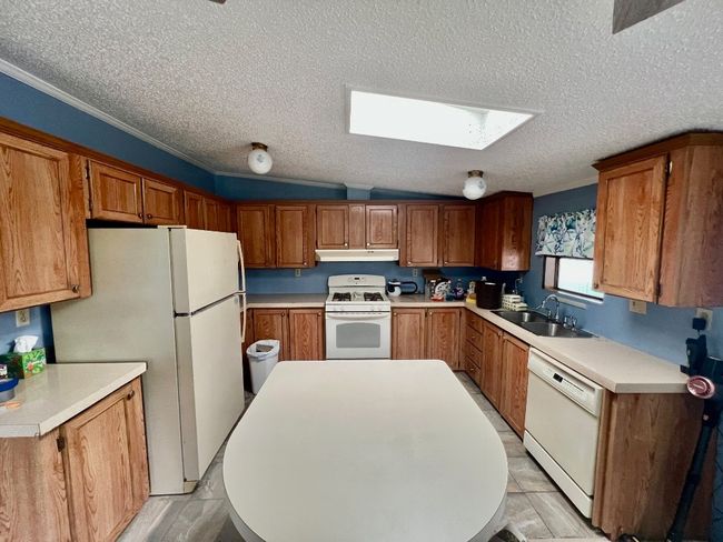 8235 Willow Glen Trail, House other with 2 bedrooms, 2 bathrooms and null parking in Erie PA | Image 6