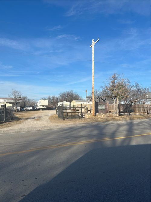 106 Broadway Ave, Newcastle, TX, 76372-3508 | Card Image