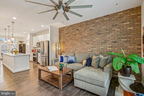 123 Lejeune Way, ANNAPOLIS, MD, 21401-8820 | Card Image