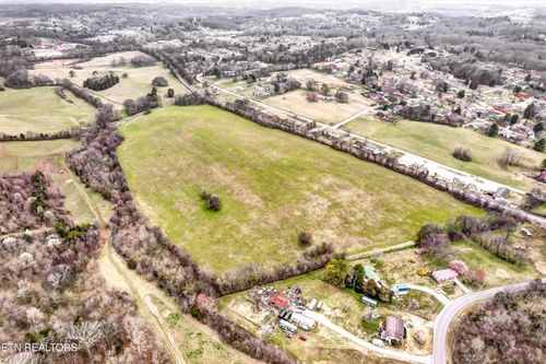 2079 Lakeview Rd, Lenoir City, TN, 37772-4393 | Card Image