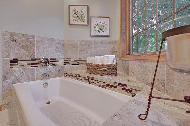 Owner Bath - Closeup | Image 29