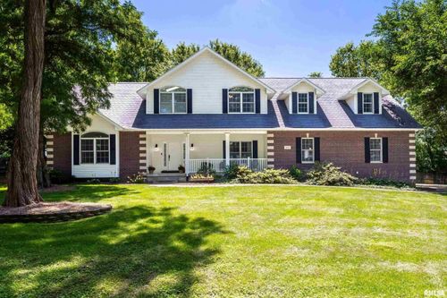 413 Fairwynd Dr, Le Claire, IA, 52753-9595 | Card Image