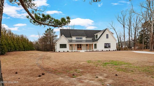 2827 Landing Cir, Grimesland, NC, 27837-9574 | Card Image