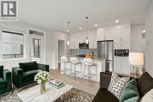 80 Greenbriar Pl Nw, Calgary, AB, T3B6J4 | Card Image