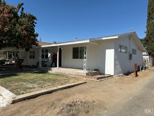 1012 Yosemite Dr, Bakersfield, CA, 93308-3353 | Card Image