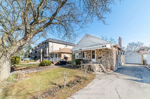 139 Kingsdale Ave, North York, ON, M2N3W8 | Card Image