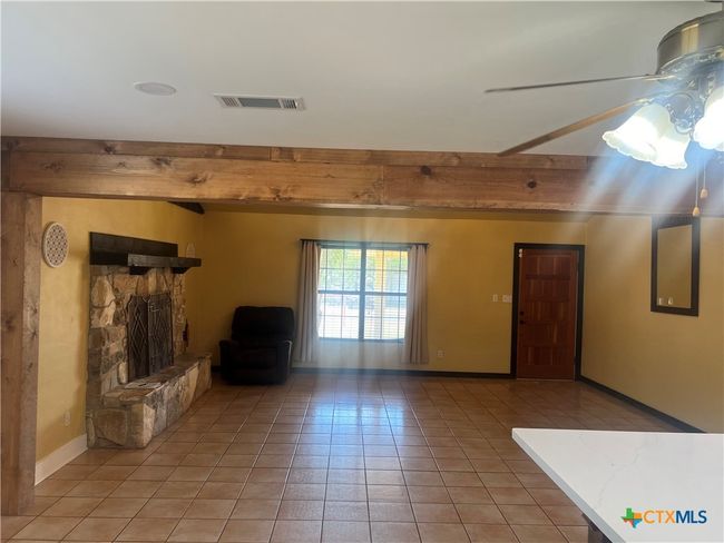 1102 Crockett, House other with 4 bedrooms, 3 bathrooms and null parking in Cotulla TX | Image 16