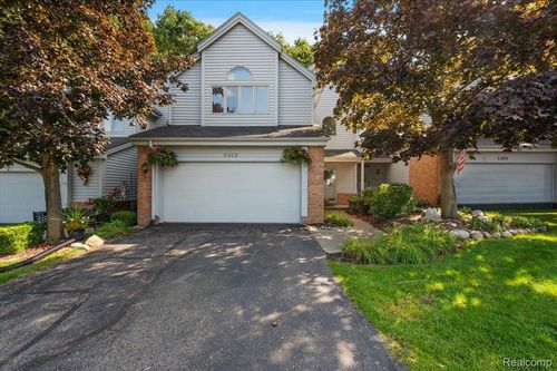 6583 Ridgeview Dr, Clarkston, MI, 48346-4453 | Card Image