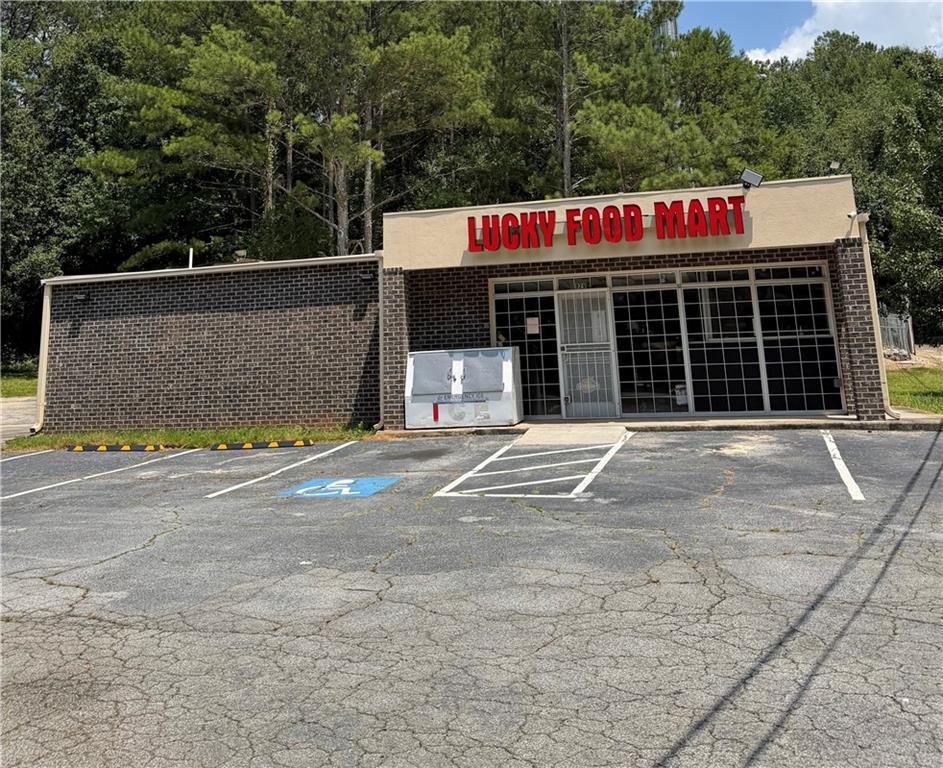 979 Sheppard Rd, Stone Mountain, GA 30083-3669