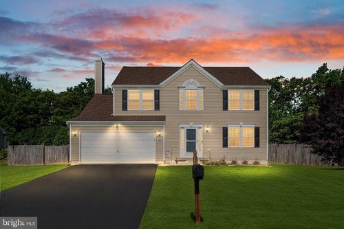 428 Calvert Cir, BUNKER HILL, WV, 25413-3741 | Card Image