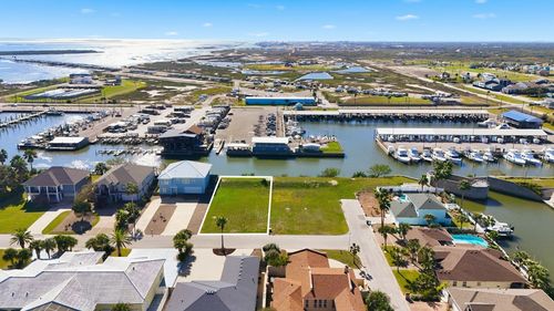 117 Bay Ct, Aransas Pass, TX, 78336-5232 | Card Image