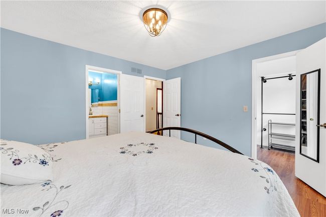 PRIMARY BEDROOM SUITE | Image 17
