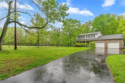 952 Bush, Loyalhanna, PA, 15681 | Card Image
