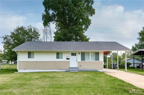 1915 Curtis Ct, Florissant, MO, 63031-3103 | Card Image