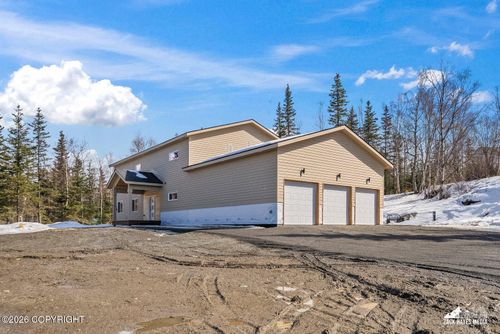 10581 Hillside Dr, Anchorage, AK, 99507-6204 | Card Image