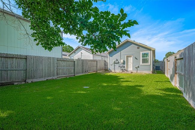 6418 Gresham St, House other with 3 bedrooms, 2 bathrooms and null parking in Wallis TX | Image 19