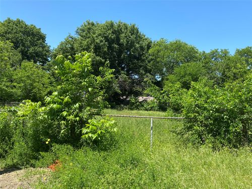 2016 W 13th Ave, Corsicana, TX, 75110-5912 | Card Image