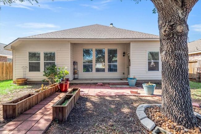 Backyard patio ready to entertain. | Image 32
