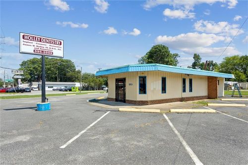 9916 Warwick Boulevard, Newport News, VA, 23601 | Card Image
