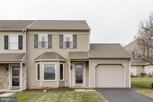 136 Bridle Path, New Holland, PA, 17557-8703 | Card Image