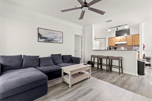 unit-6213-4207 S Dale Mabry Hwy, TAMPA, FL, 33611-1436 | Card Image