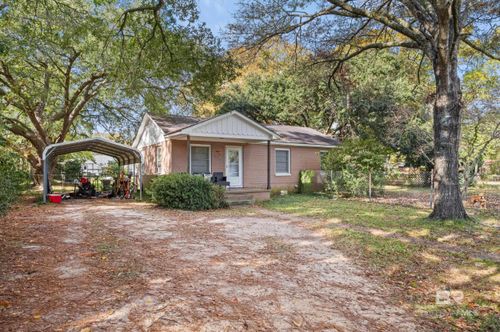 1605 Mcmillan Ave, Bay Minette, AL, 36507-5013 | Card Image