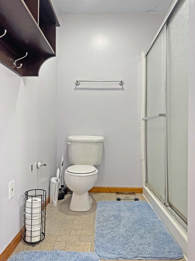 Owner's Bathroom | Image 29