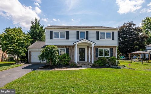 2216 Burkey Dr, READING, PA, 19610-1553 | Card Image