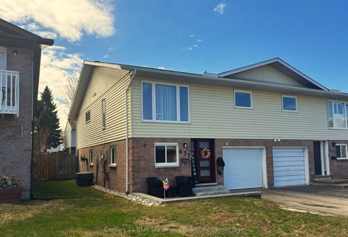 631 Bromley Ave, North Bay, ON, P1B9J1 | Card Image