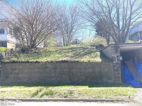 1910 Market St, Parkersburg, WV, 26101-2515 | Card Image