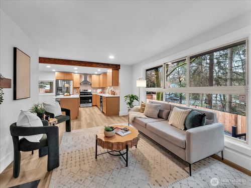 13046 15th Avenue Ne, Seattle, WA, 98125 | Card Image