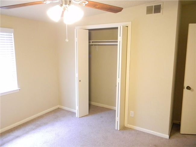 APT-210 - 2408 Longview St, Condo with 2 bedrooms, 1 bathrooms and 2 parking in Austin TX | Image 6