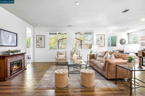 951 Dainty Ave, Brentwood, CA, 94513-1205 | Card Image