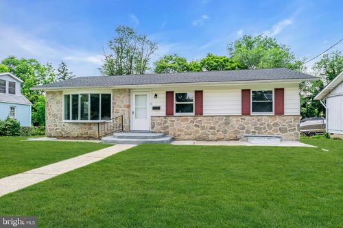 5 Virginia Ave, Palmyra, NJ, 08065-1318 | Card Image