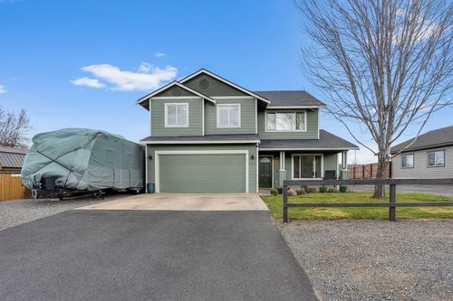 589 Se 10th St, Madras, OR, 97741-2130 | Card Image