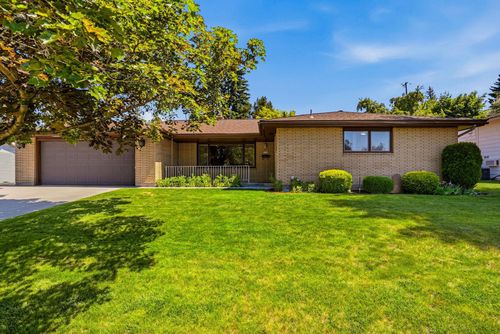 5732 N Drumheller St, Spokane, WA, 99205-7513 | Card Image