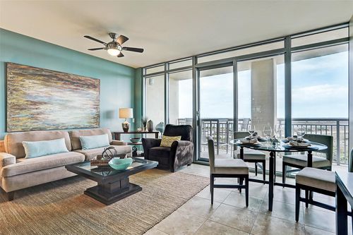 tw0600-801 E Beach Dr, Galveston, TX, 77550-3364 | Card Image