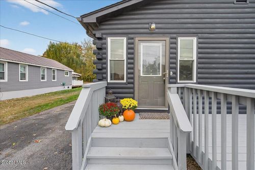 19 Kozy Ln, Malta, NY, 12020-4138 | Card Image
