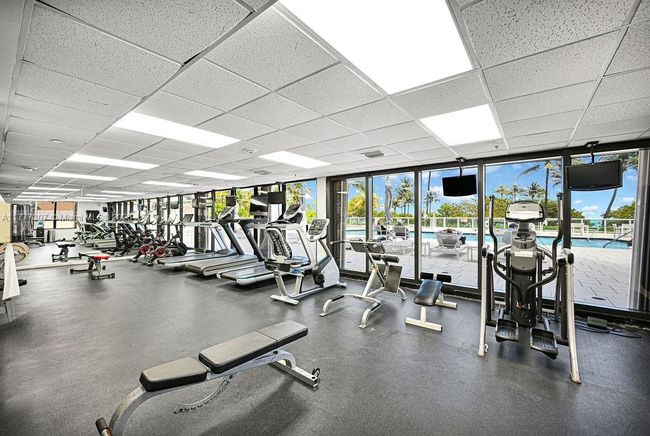 APT-1003 - 10185 Collins Ave, Condo with 1 bedrooms, 1 bathrooms and null parking in Bal Harbour FL | Image 14