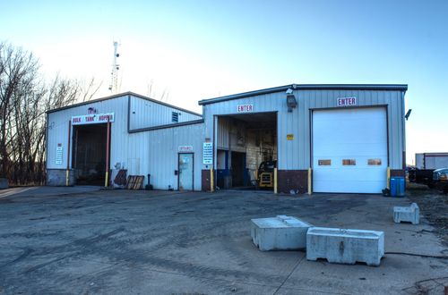 2243 Lincoln Way, Clinton, IA, 52732-7211 | Card Image