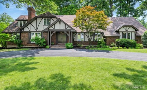 56 Meadowbrook Country Club Est, Ballwin, MO, 63011-1699 | Card Image