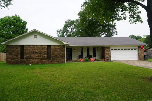 8 Tina Cir, Searcy, AR, 72143-7215 | Card Image