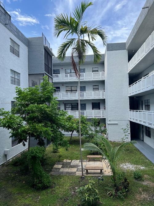apt-217-13500 Ne 3rd Ct, North Miami, FL, 33161-3647 | Card Image