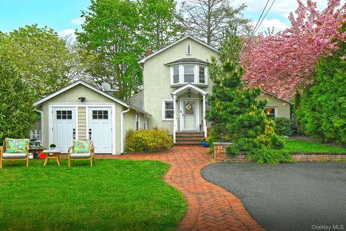 21 S Washington St, Port Washington, NY, 11050-3215 | Card Image