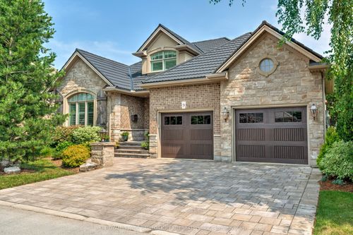 9-61 Lake St, Grimsby, ON, L3M2G6 | Card Image