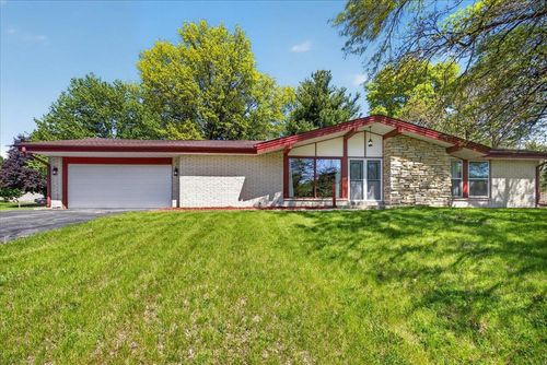 3429 City View Dr, Rockford, IL, 61101-9527 | Card Image